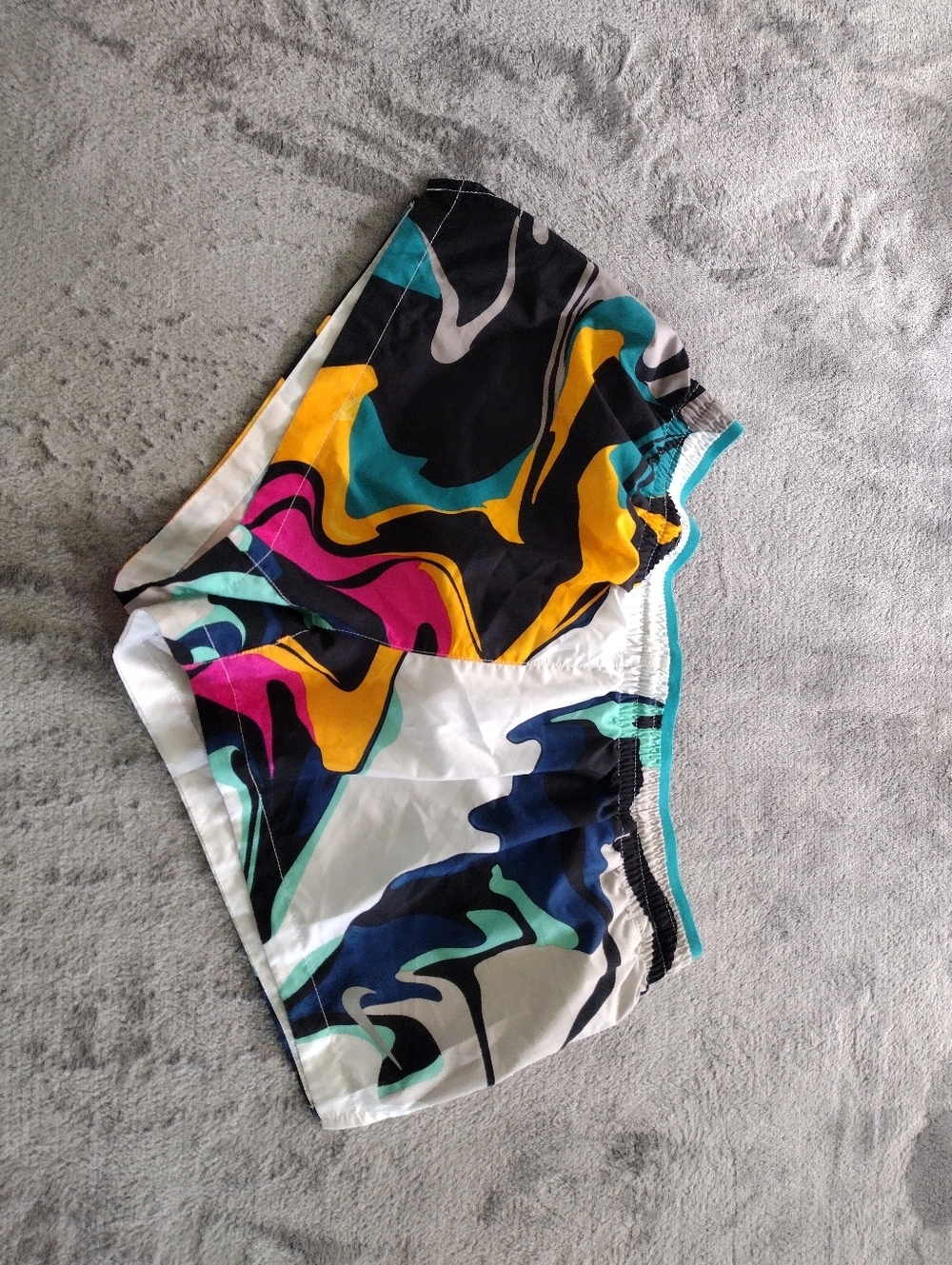 Nike Running Shorts Womens Medium Elevate Color Print Lined Workout Gym Athletic
